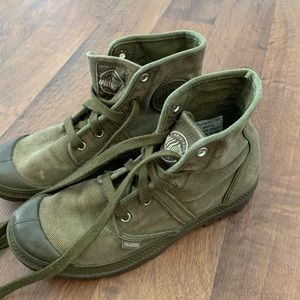 Palladium pampa olive green sneakers